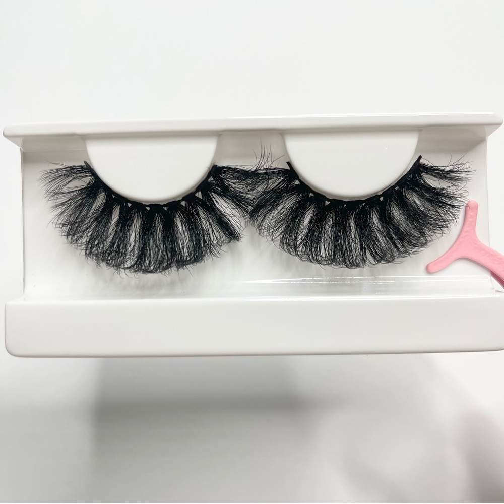 Sasha Lashes
